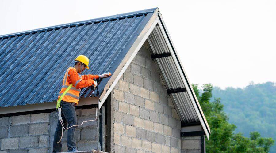 Professional gutter cleaning in Lake Elmo, MN